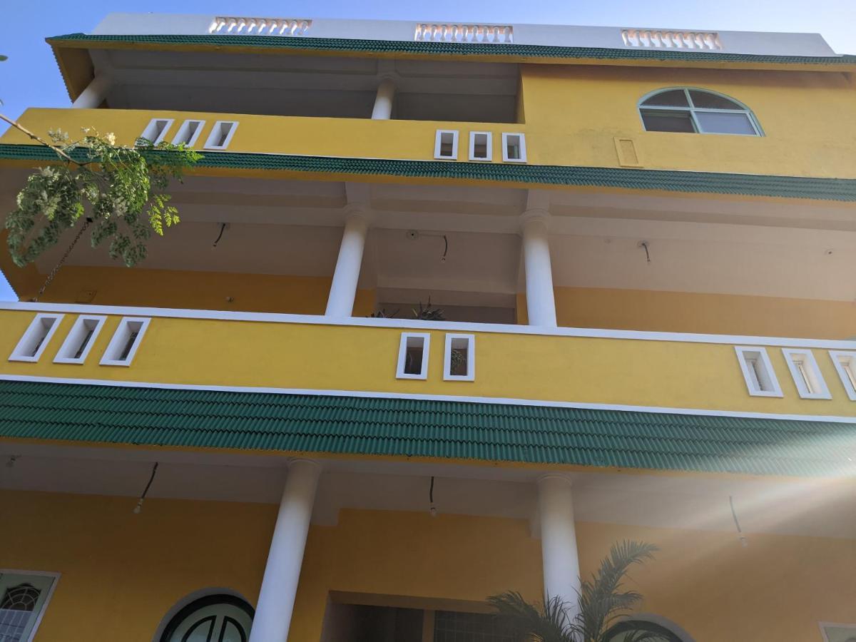 Blue Moon Guest House Махабалипурам Екстериор снимка